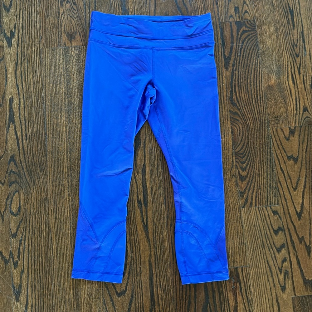 Lululemon crop leggings. Size 6